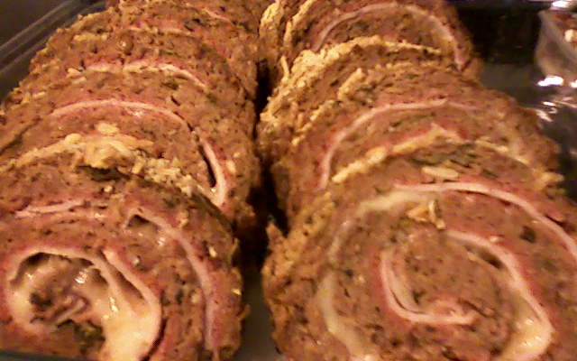 Rocambole de carne moída