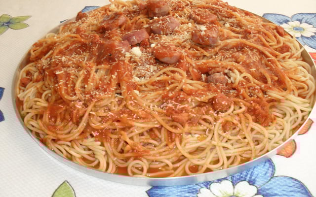 Macarronada ao molho de calabresa