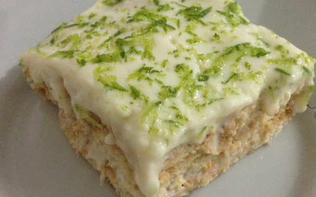 Torta de limão (simples, fácil, rápida e sem ir ao forno)