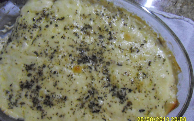 Fricassê saboroso de frango