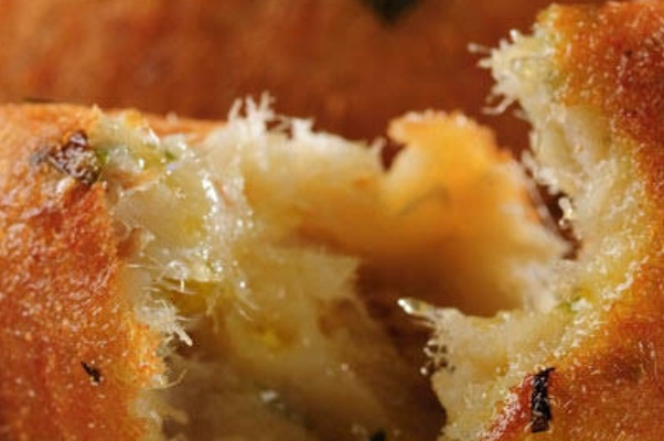 Croquete de bacalhau com mandioca