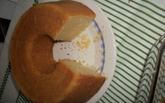 Bolo de aipim (mandioca)