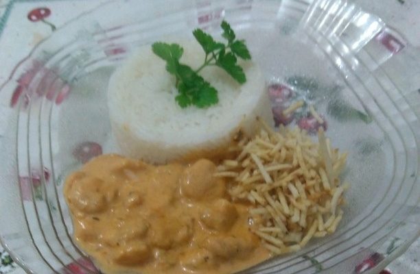 Estrogonofe de camarão