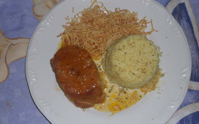 Lombo ao molho de maracujá