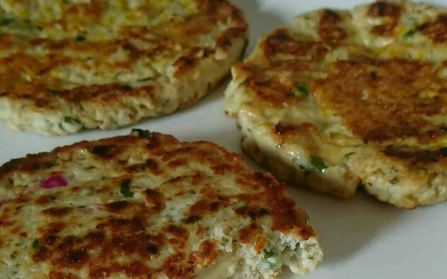 Hambúrguer de frango recheado