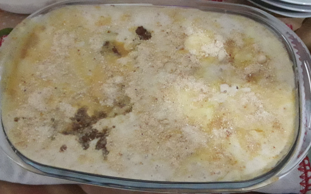 Picadinho no purê de batata