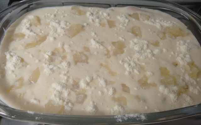 Pavê mousse de abacaxi com ninho