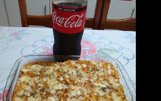 Macarrão na pressão com carne moída