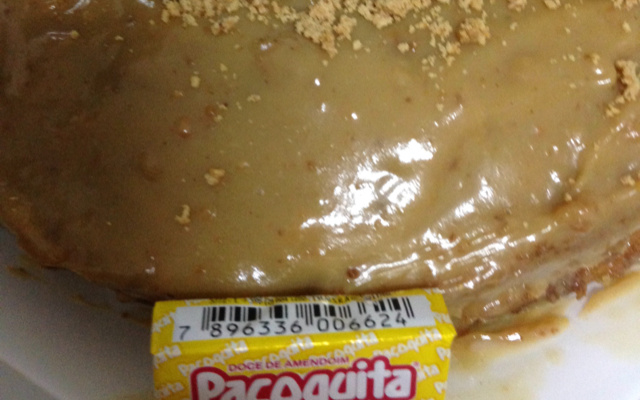 Bolo junino de paçoca