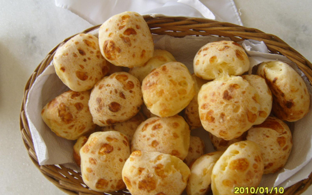 Pão de queijo mineiro