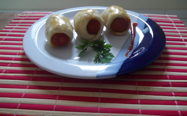 Delicioso mini cachorro quente de forno