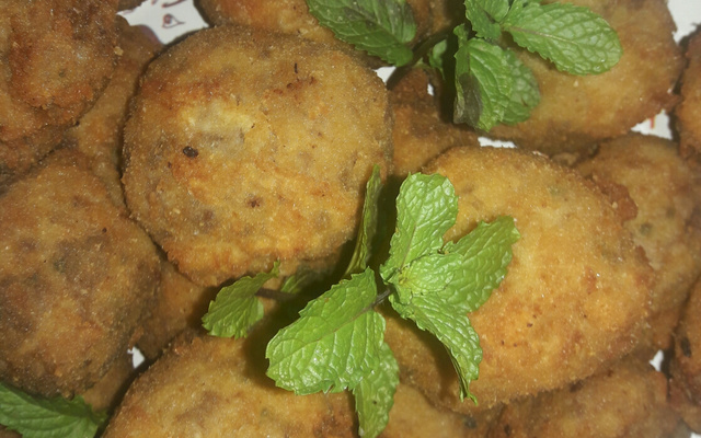 Bolinho de carne empanado