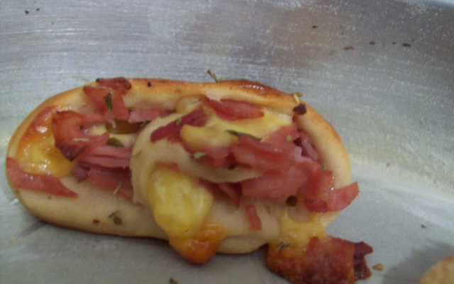 Pãezinhos de presunto e queijo