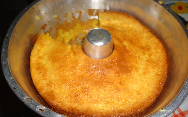 Bolo cremoso de milho verde