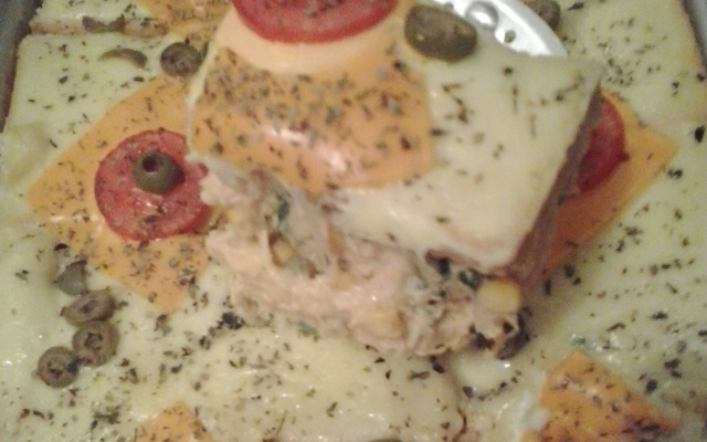 Torta de pão de forma de frango cremoso