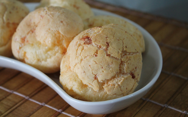 Pão de queijo super fácil