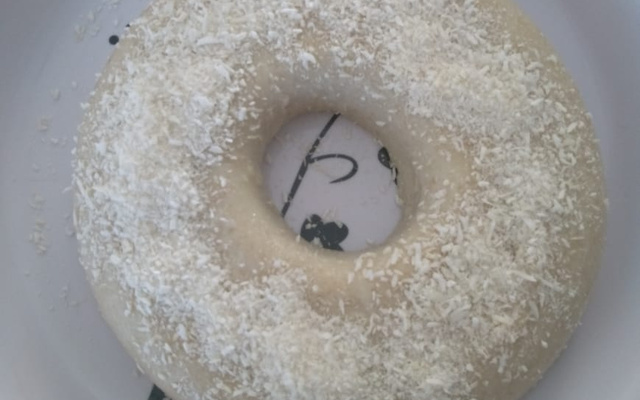 Pudim de pão com banana e coco no micro-ondas