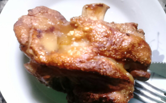 Joelho de porco assado no forno