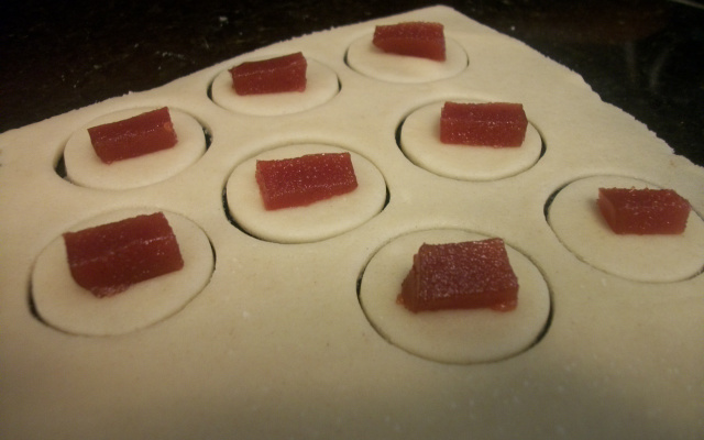 Beliscão de goiabada ( goiabinha )