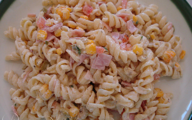 Salada de macarrão com maionese