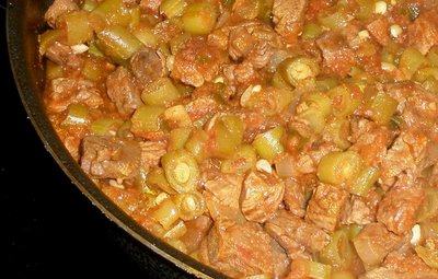 Picadinho colorido ao molho madeira