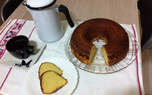 Bolo de iogurte com canela