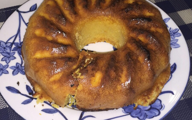 Bolo fubá cremoso com coco