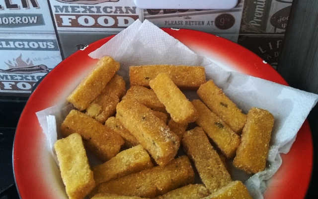 Polenta frita crocante