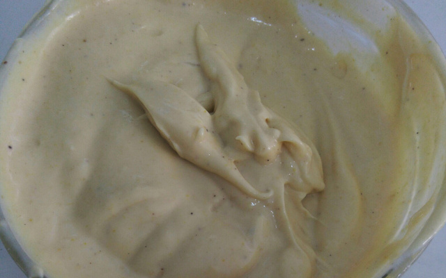 Molho de mostarda e mel para fondue de carne