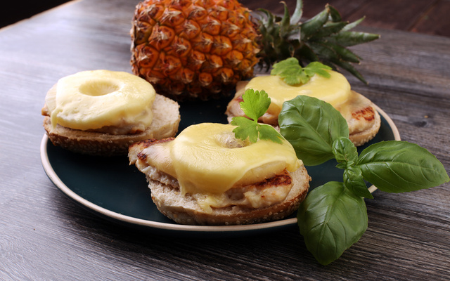 Hawai toast (pão de forma integral com abacaxi)