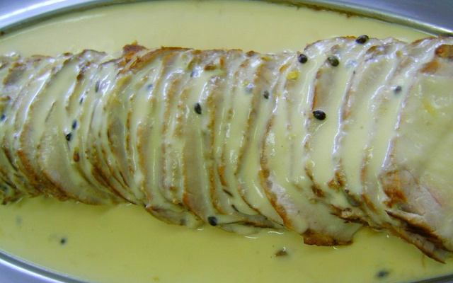 Lombo suíno ao molho de maracujá