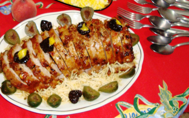 Lombo recheado com ameixas