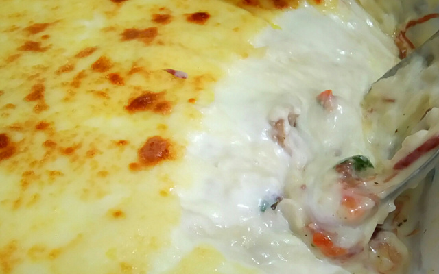 Escondidinho de mandioca com carne seca