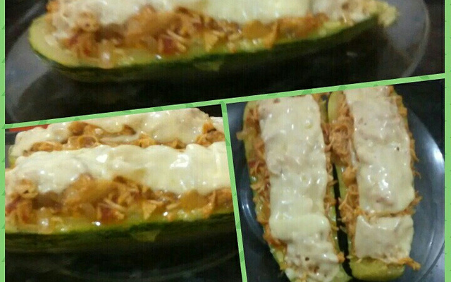 Abobrinha recheada com frango (Zapalito)