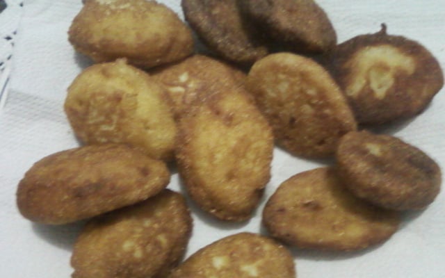Bolinho de arroz frito