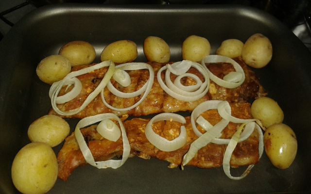 Costelinha de porco com limão