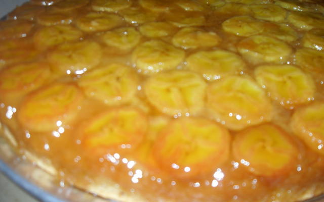 Torta de banana caramelizada