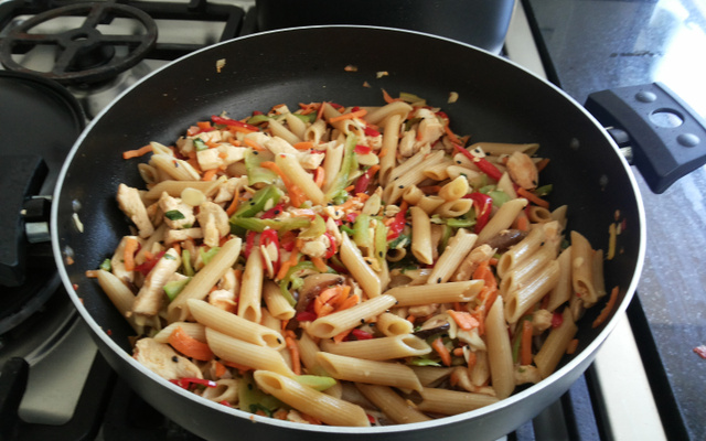 Penne oriental do Spot