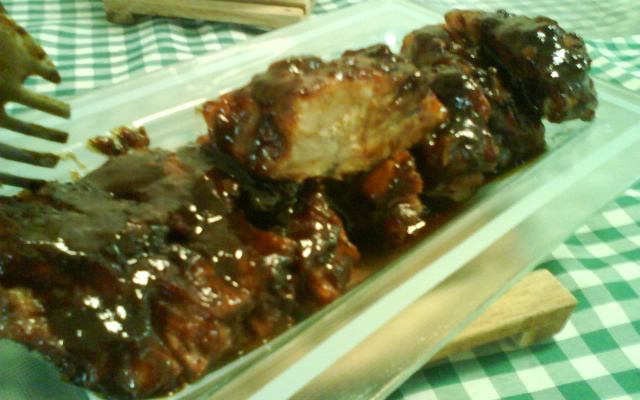 Costela de porco com molho Barbecue
