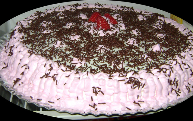 Bolo mousse de morango