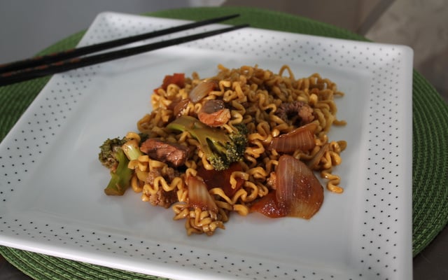 Yakisoba de carne