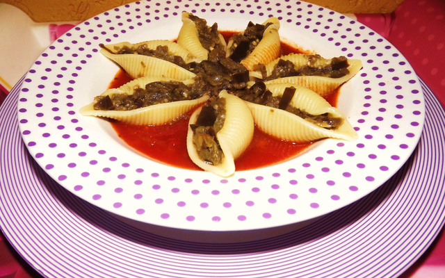 Conchiglioni Recheado com Berinjela (Vegan)