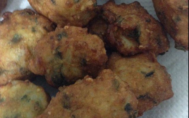 Bolinho de arroz com espinafre