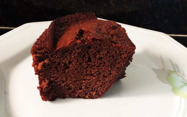 Bolo achocolatado de liquidificador