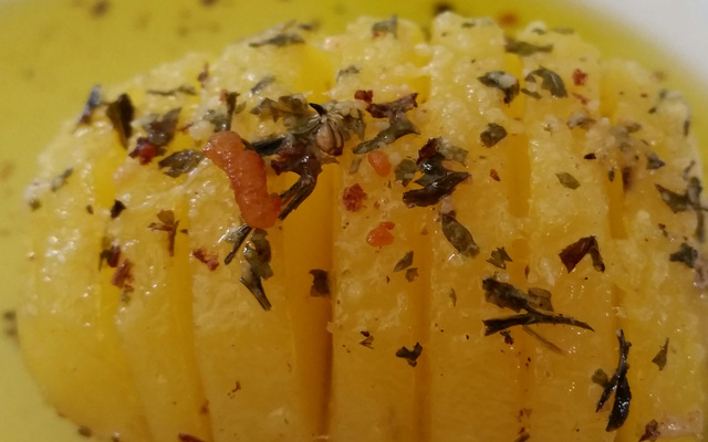 Batatas hasselback
