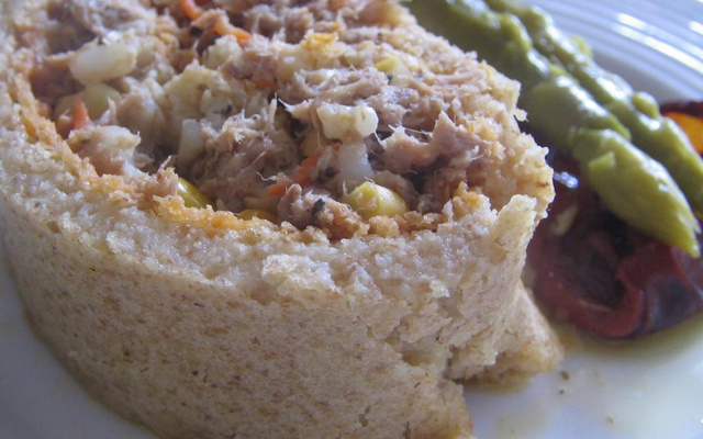 Rocambole de arroz com frango da Dani