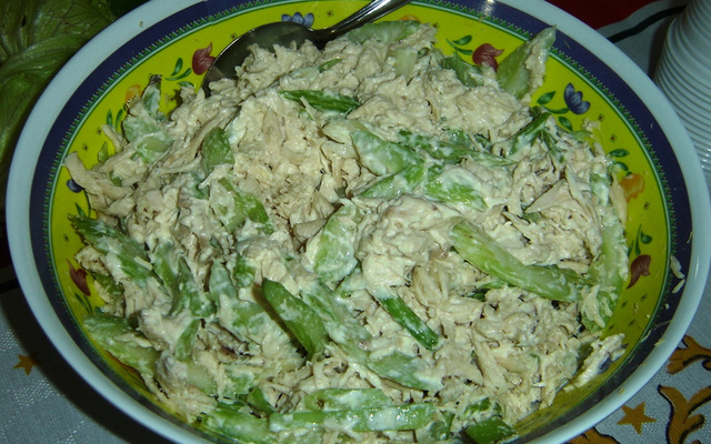 Salada de frango e salsão