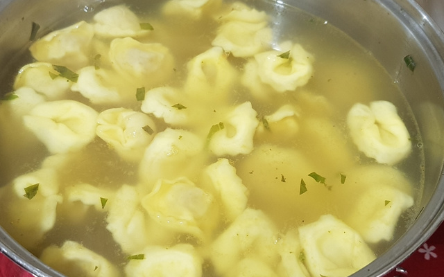 Capeletti in brodo