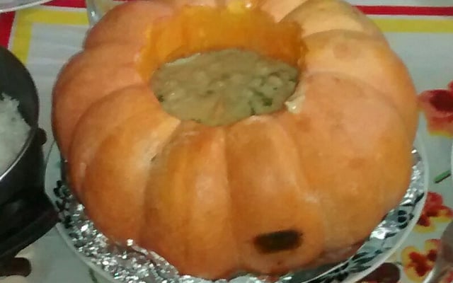 Camarão na moranga com catupiry