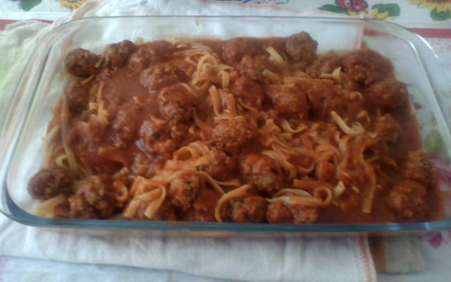 Espaguete com almôndegas